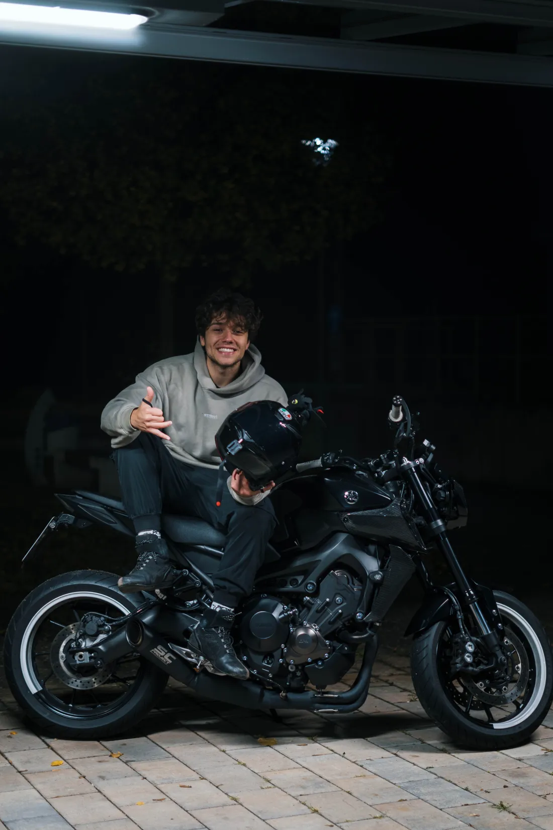 David Gajic auf seinem Motorrad