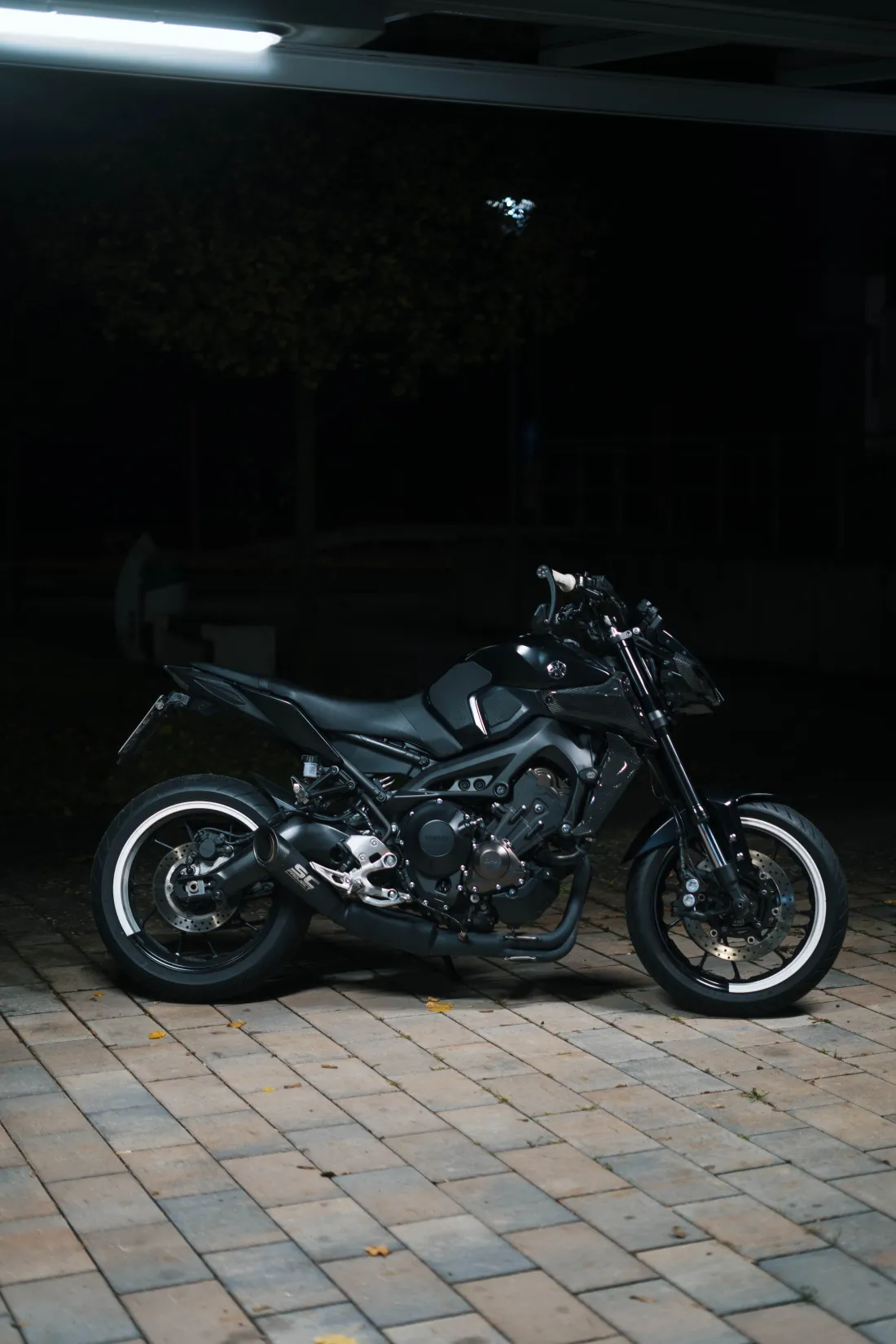 Motorrad bei Nacht